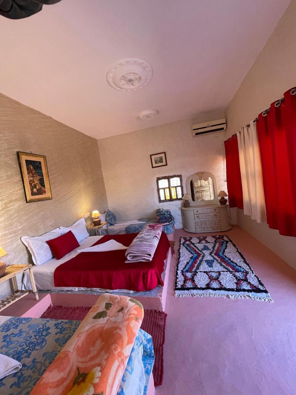 Hotel Familiale Les Grotte Ait Benhaddou Exteriör bild