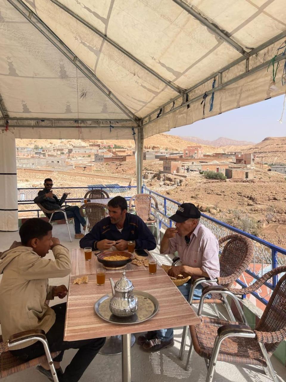 Hotel Familiale Les Grotte Ait Benhaddou Exteriör bild